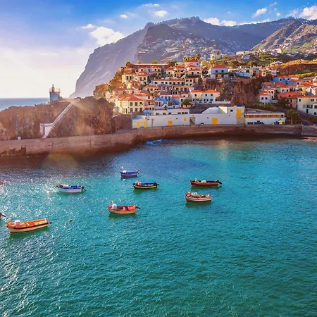 By Hr Madeira شقة